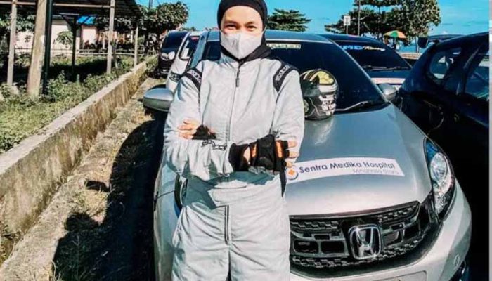 Tak Hanya Jago Bikin Telur Dadar, Svita Gas Pol Lawan Pembalap Cowok di Drag Race