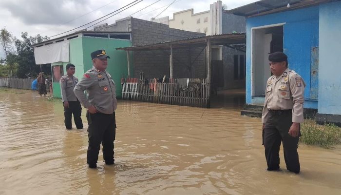 Desa Teratai Banjir, Polsek Marisa Langsung Gercep Turun Tangan!