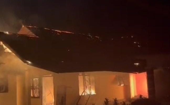 Malam Panik di Tibawa Gorontalo, Sebuah Rumah Warga Ludes Terbakar