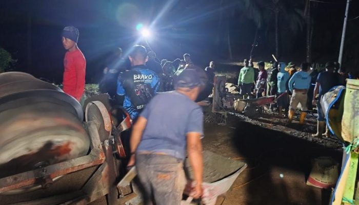 Tonala Menyala! Kepala Desa Turun Tangan Lembur Bareng Prajurit TMMD